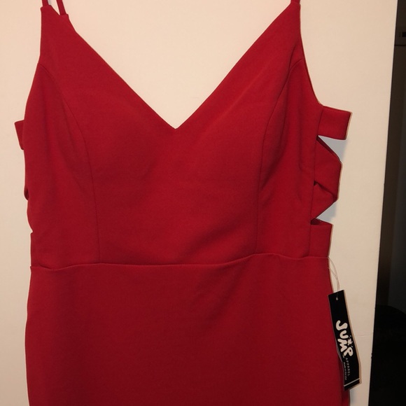 Red Jump short v-neck dress - Picture 4 of 4